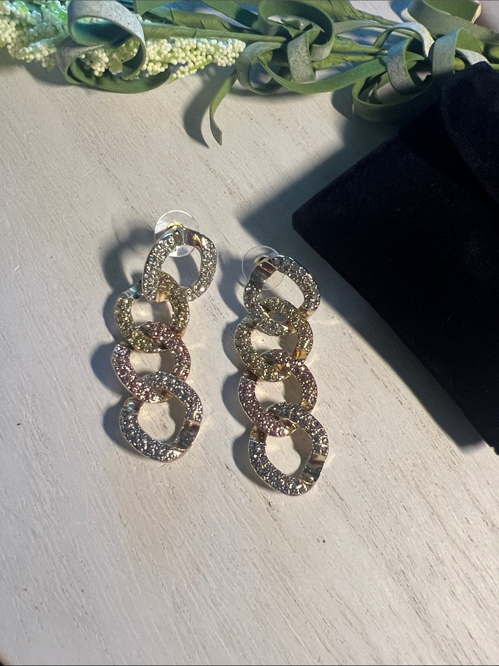 Plunder dangle studs